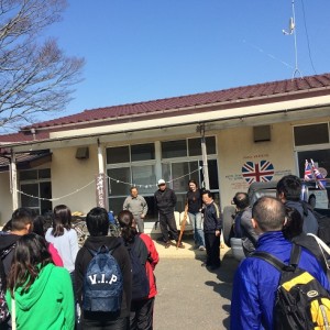 150416 ①センター前での挨拶