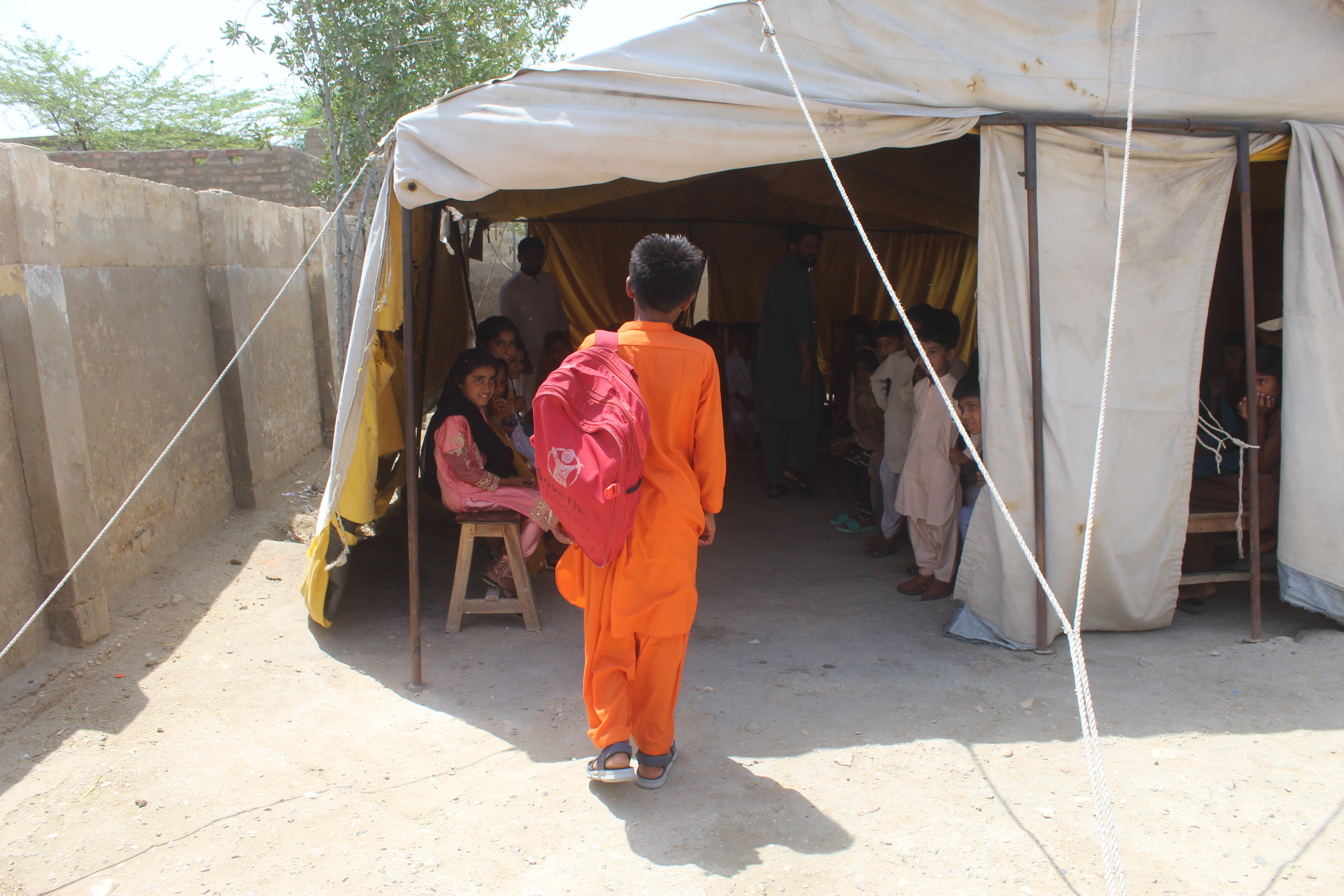 Ghulam Nabi_is studying in tent school 1